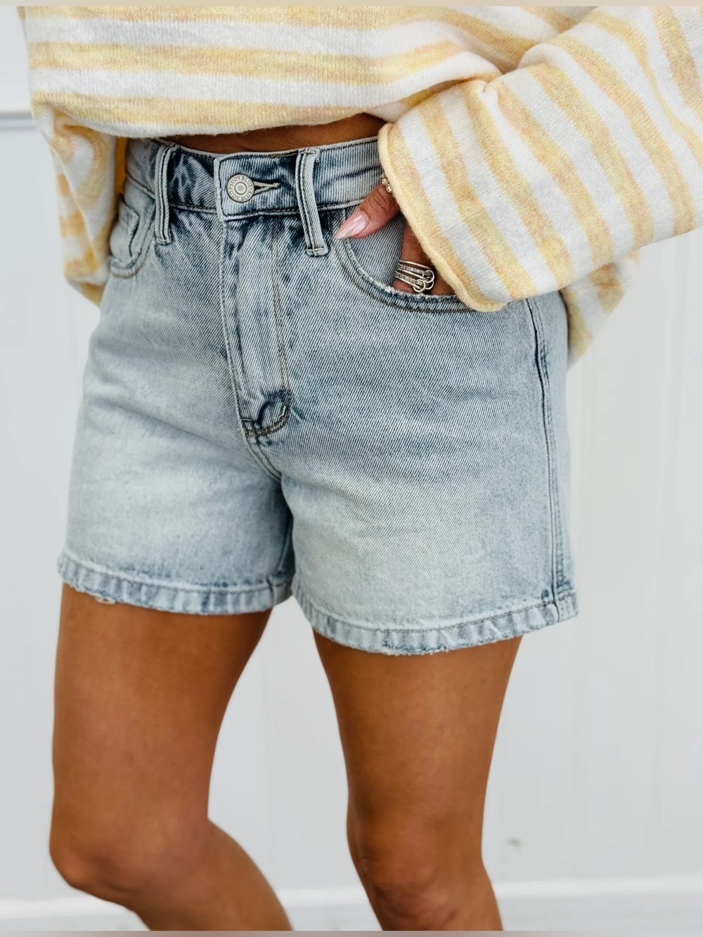 NWT Judy Blue Light Wash Denim High-Rise Women's Shorts